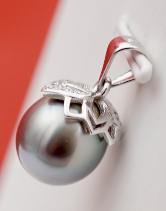 Collection Heiva Tahiti perle semi ronde de 10.6mm dsc03828_2143655347